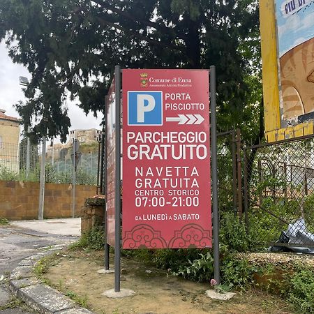 La Casa Sulla Piazza Lejlighed Enna Eksteriør billede